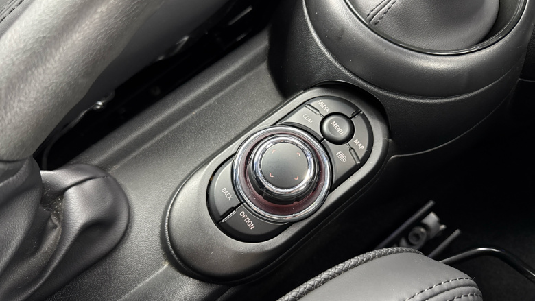 MINI Hatchback 1.5 Cooper Exclusive Premium 5dr Auto Petrol Hatchback